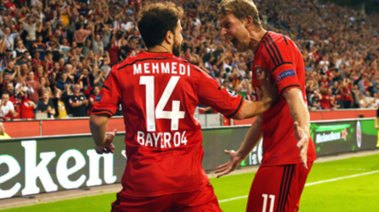  沃尔夫斯堡中场调度精妙，掌控比赛节奏制胜